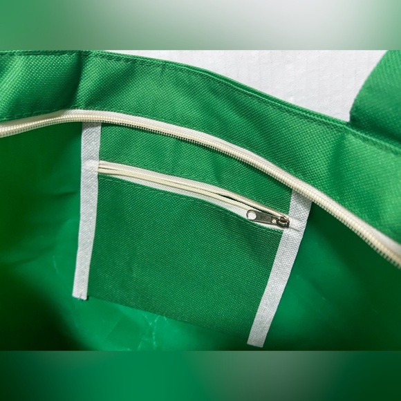 Elegance simplified  Light Colorful Gecko Beach Bag - Picture 6 of 10